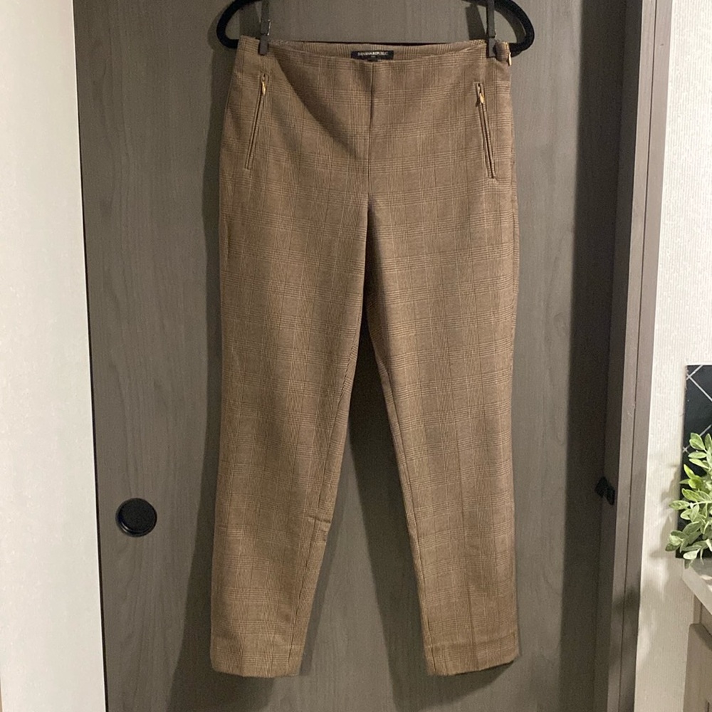Banana Republic Factory Plaid Tapered Pant